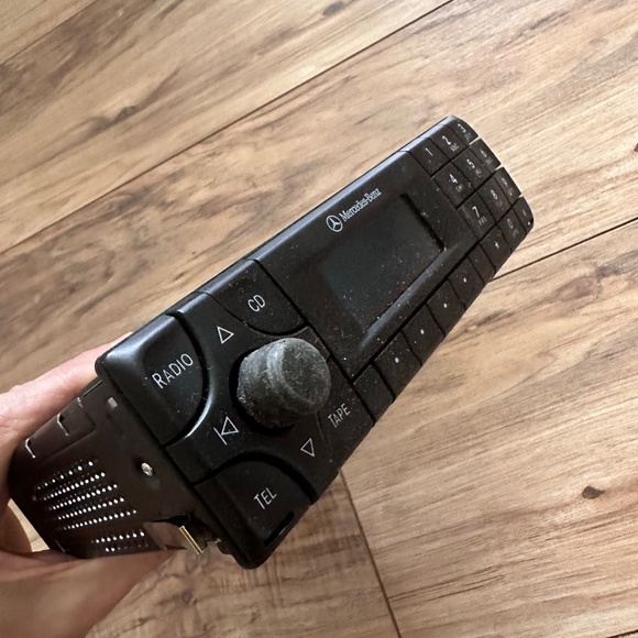 MERCEDES R129 RADIO - MODEL CM2299 - Picture 8 of 8